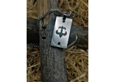 Collier et médaillon couleur argent fleur de lys noire en acier inoxydable