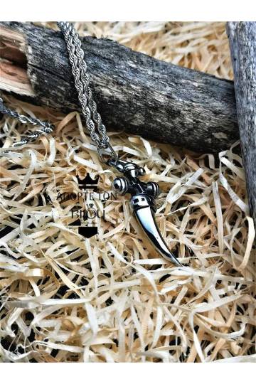 Collier et pendentif dague couleur argent en acier inoxydable
