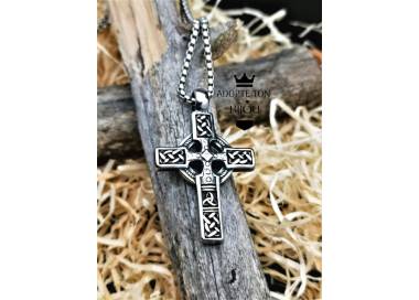 Collier et pendentif celtique croix Nimbée couleur argent en acier inoxydable
