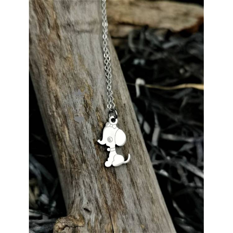 Collier tendance chien Snoopy couleur argent en acier inoxydable 316L pour femme