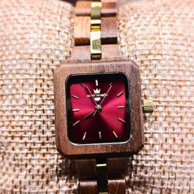 montre en bois carré rouge pour femme