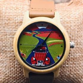 Montre en bois vintage voiture citroen 2CV sur coussin