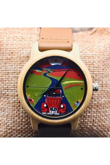 Montre en bois vintage voiture citroen 2CV sur coussin