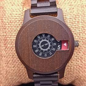 Montre en bois artisanale unique Boussole création artisanale