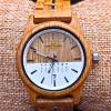 Montre en bois artisanale en bois Freeman blanche pour homme vu de face