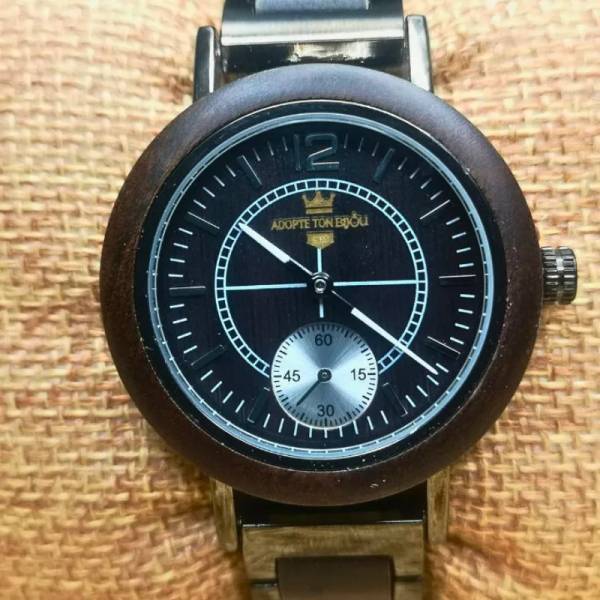 Montre en bois pour femme | L'élégance de l'ébène accessoire de mode