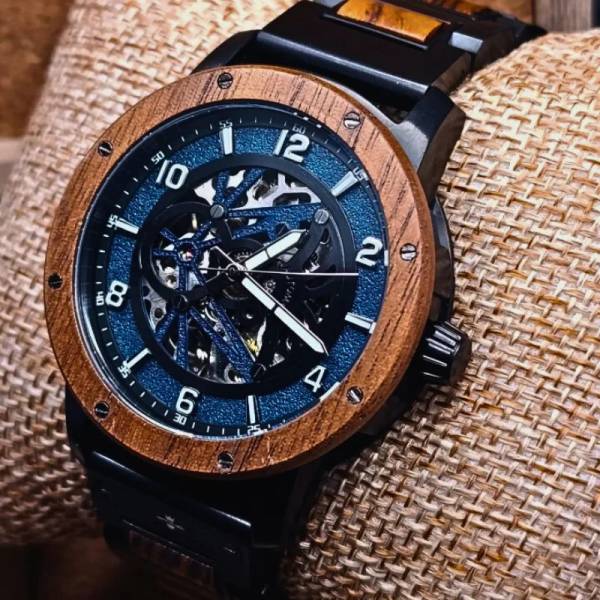 Montre en bois brut - Le temps n'a jamais été aussi beau