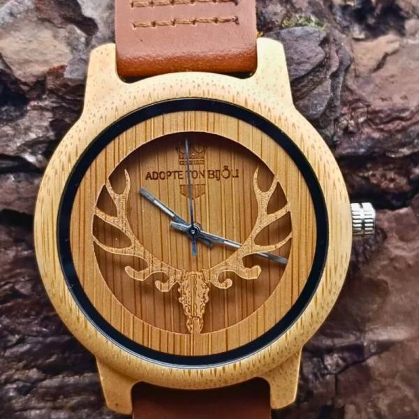 Montre en bois sauvage de la tête d'élan - homme/femme