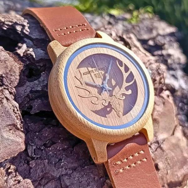 Montre en bois sauvage de la tête d'élan - homme/femme bijou mode