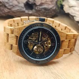 Montre en bois automatique le maître-horloger - santal et noir horlogerie de luxe